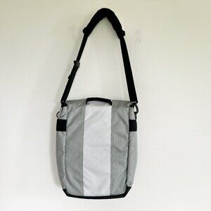 Timbuk2 Blogger Vertical Laptop Bag Commuter Gray White Padded Messenger